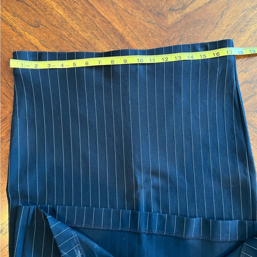 ❌SOLD❌Ann Taylor Pinstripe Pencil Skirt - Picture 2 of 7